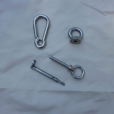 A selection of 316 stainless steel rigging fixtures are supplied as a kit.